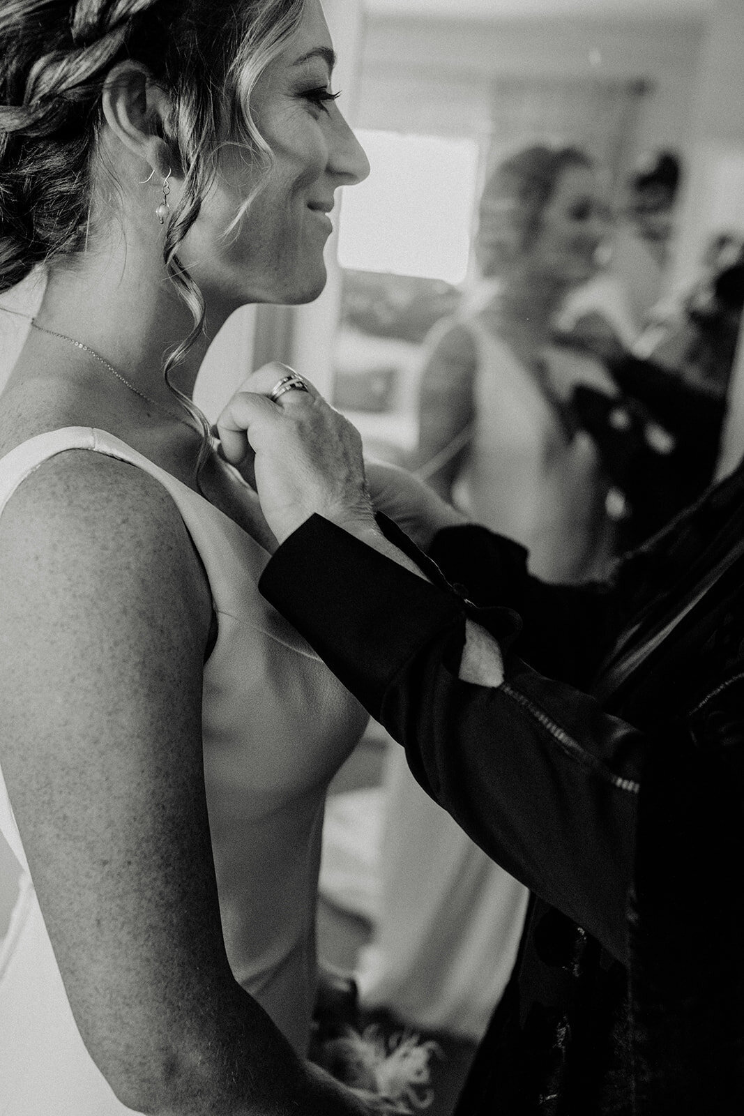 LoganandCaroline2023_GettingReady-4589-Copy1