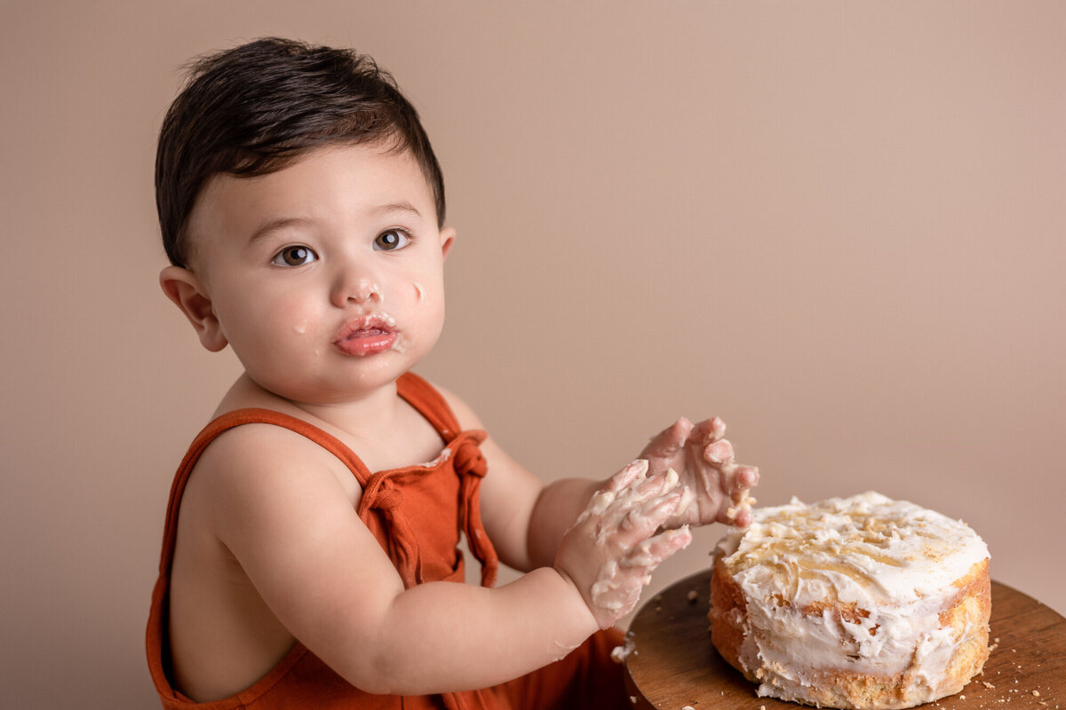 Baby-boy-cake-smash-photography-session-in-home-Lexington-KY-photographer