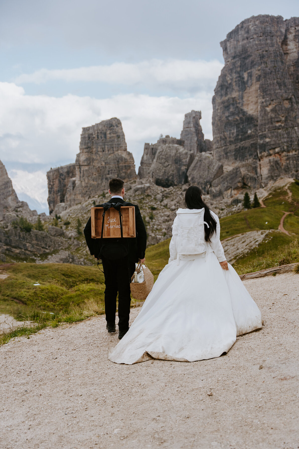 Couple pictorial in Dolomites.