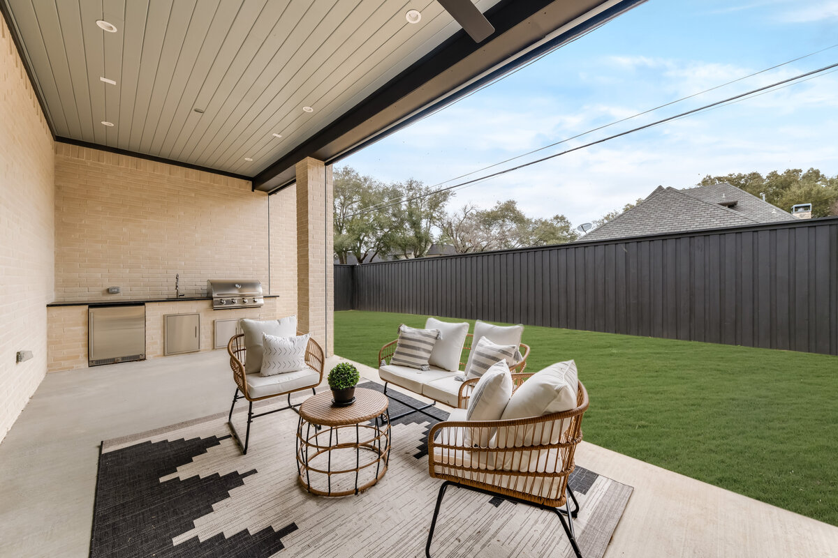 4015 Rochelle Dr-32