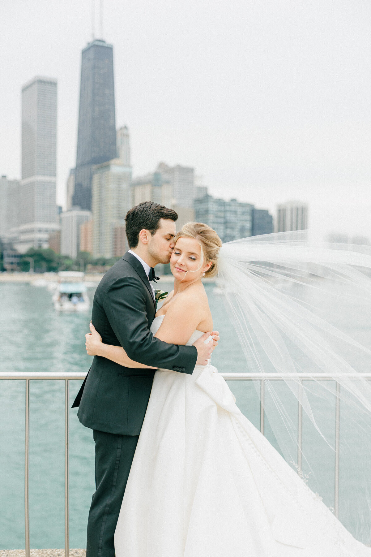 Lexi Benjamin Photography_An Elegant fall Chicago Wedding steeped in Chicago at The Rookery-38