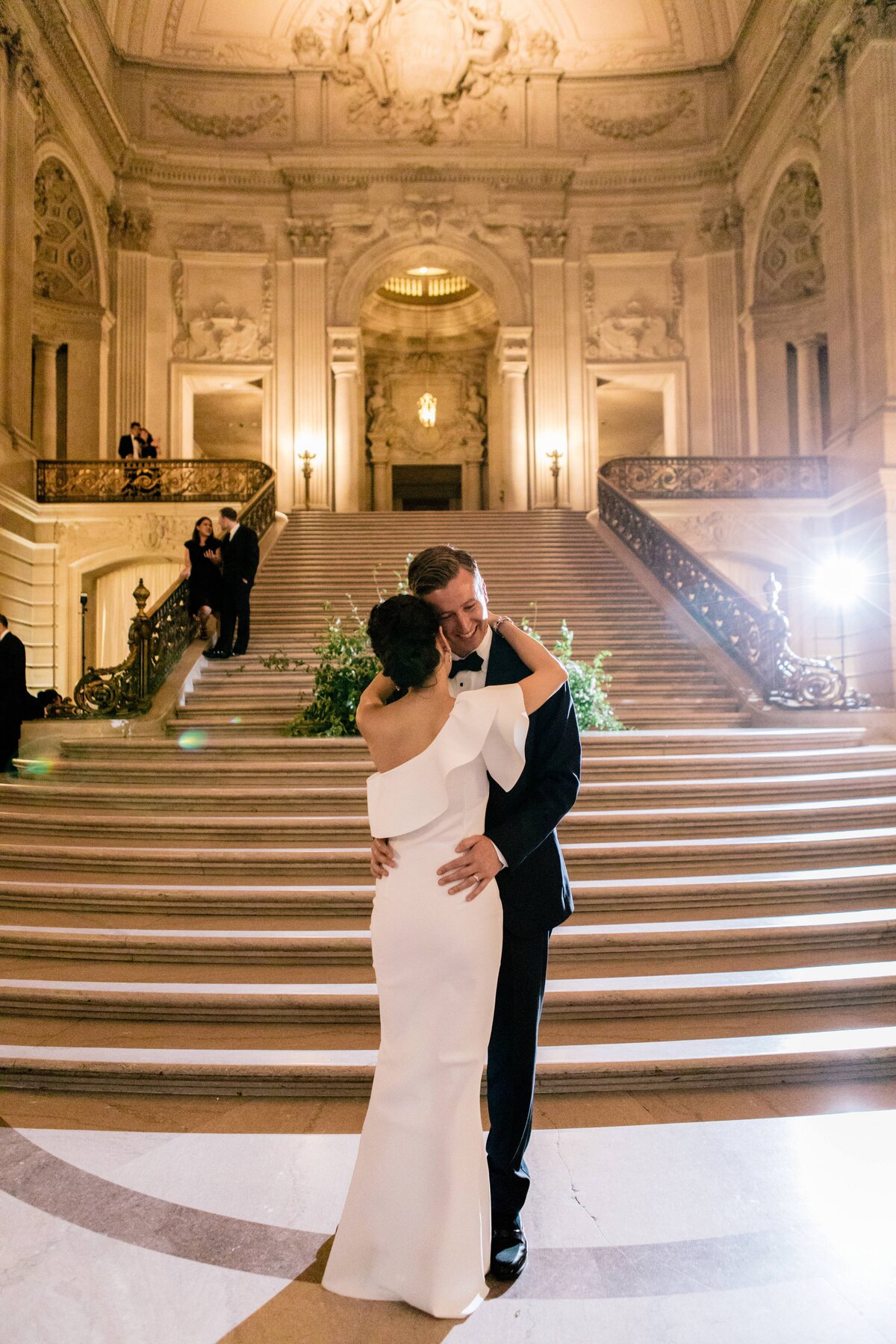 San-Francisco-City-Hall-Wedding-Nicole-Blumberg-Photography_0121