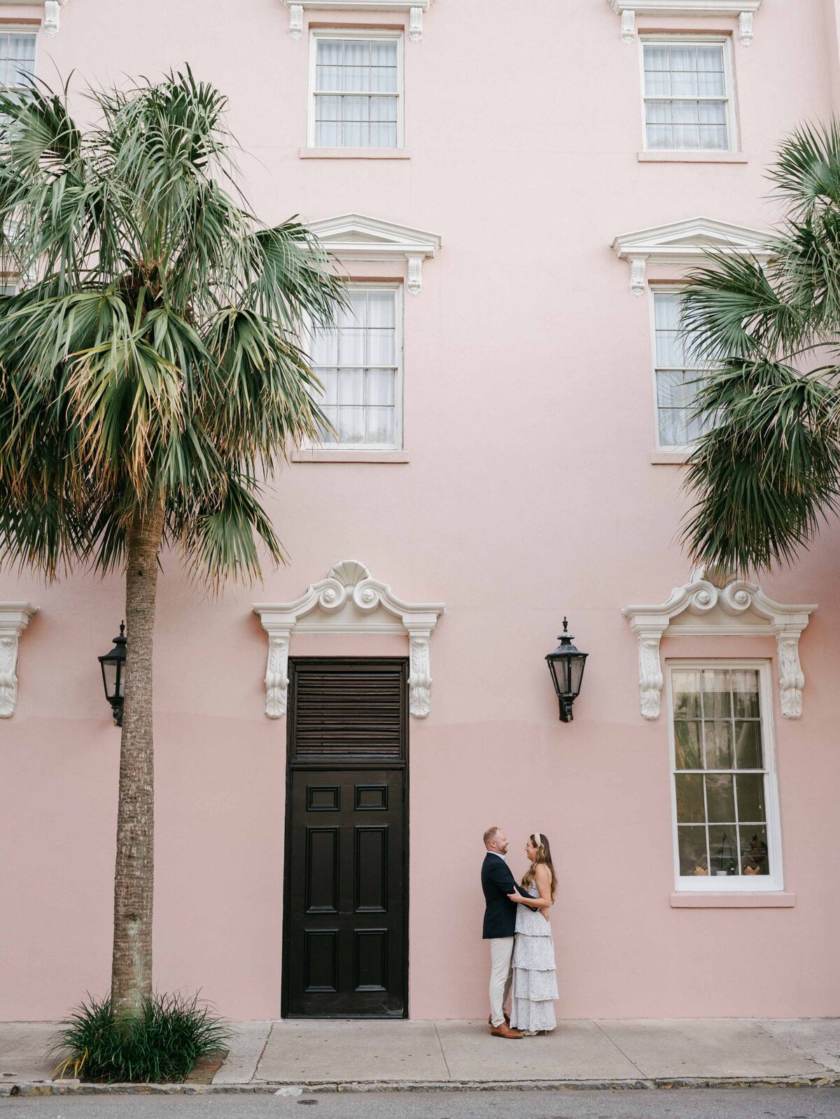 downtown-charleston-engagement-session-meg-andrew-004