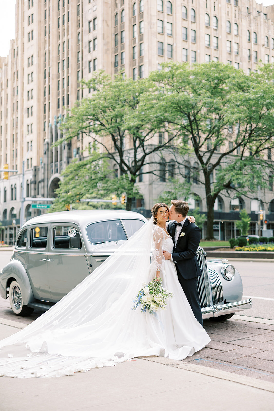 State-Savings-Bank-Wedding-Detroit