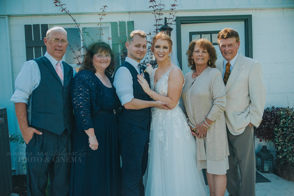family formals _ alaynna ann schwartz _ harpors vinyard _ iowa photographer _ playlife photography_0180