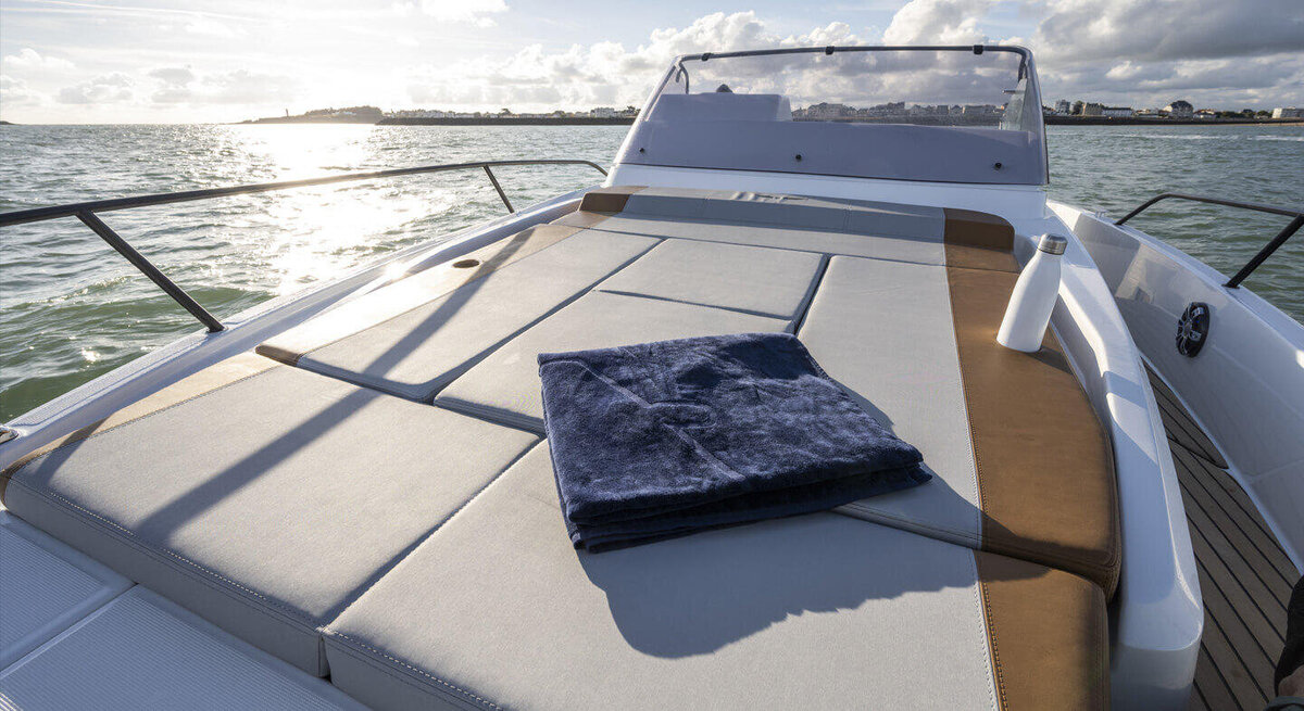 beneteau-flyer-9sundeck-exterior-3