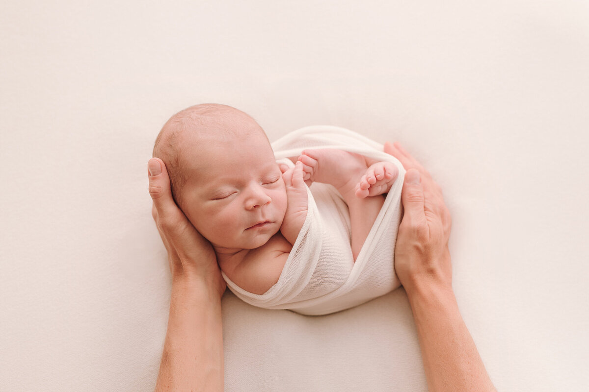 seance-photo-naissance-bebe-tours-37-entre-nous-photographie (2)