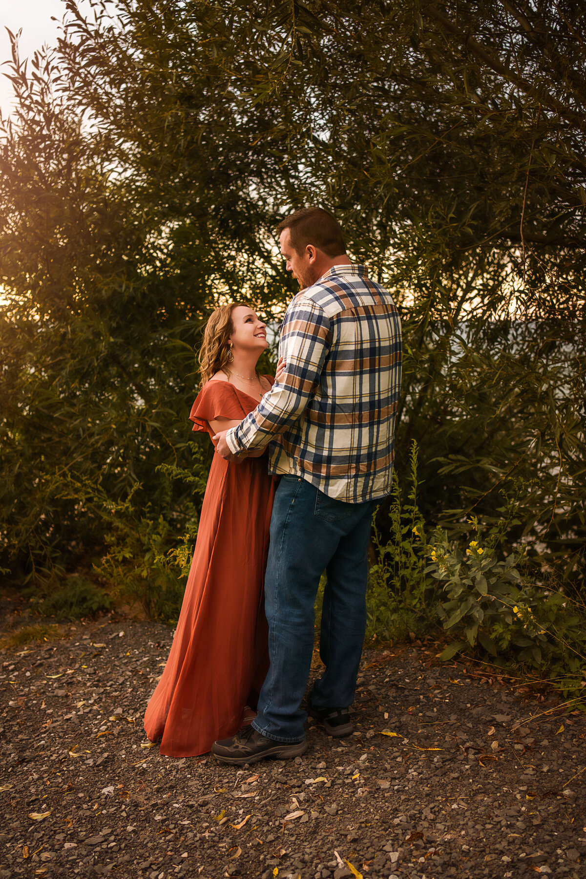 Lewiston, NY Maternity, Newborn, Senior,  Family and wedding photographer. Offering outdoor, lifestyle and in studio portraits. Serving the Lewiston NY, Buffalo NY and WNY area