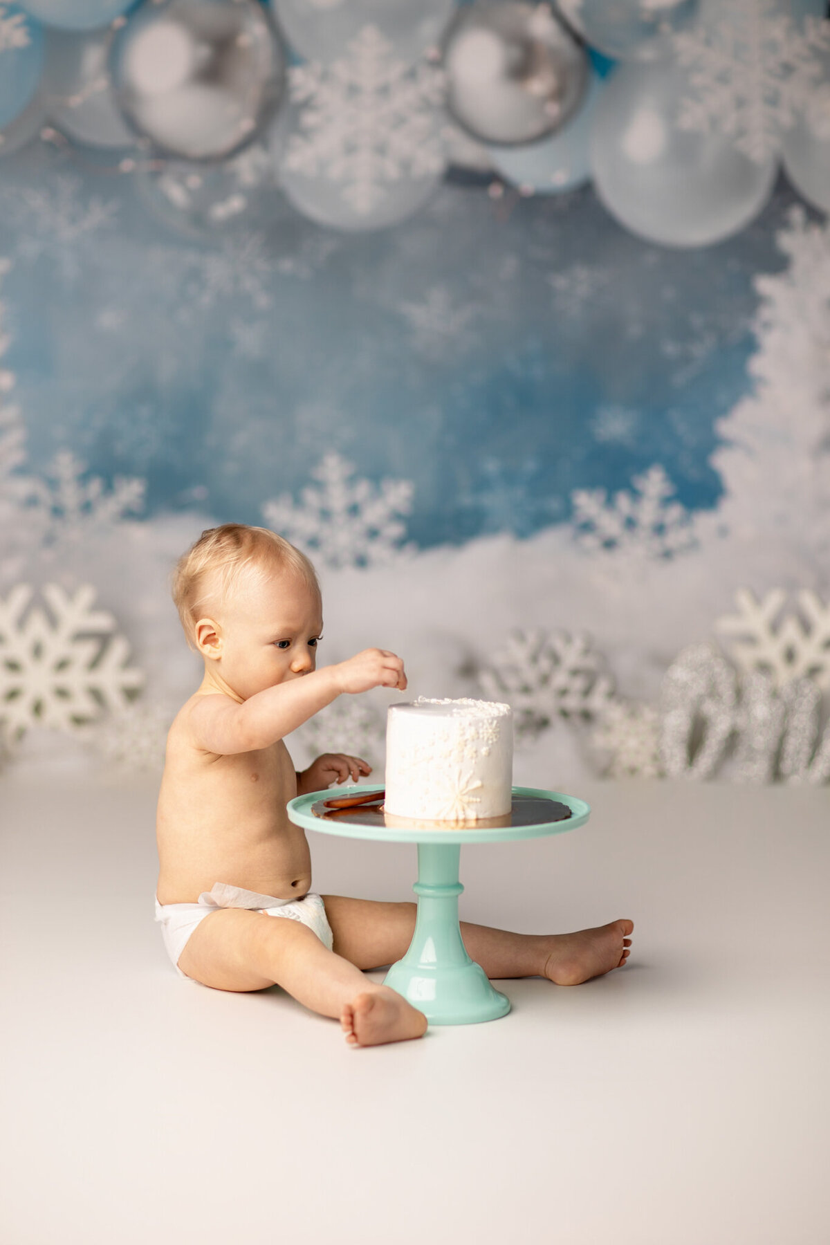 best cake smash photographer near me, NW Arkansas cake smash photography, baby photographer near me, NW Arkansas milestone sessions
