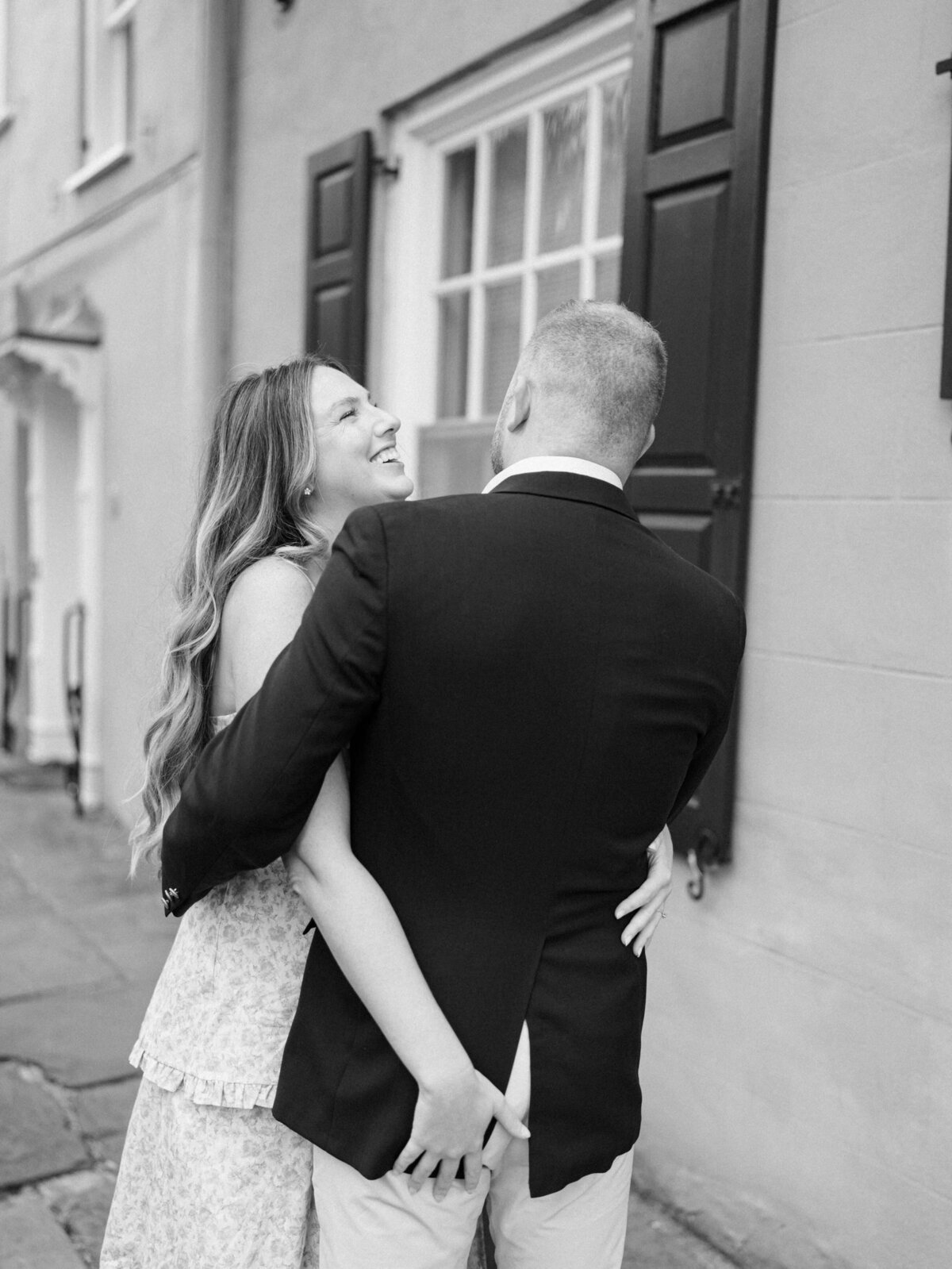 downtown-charleston-engagement-session-meg-andrew-025