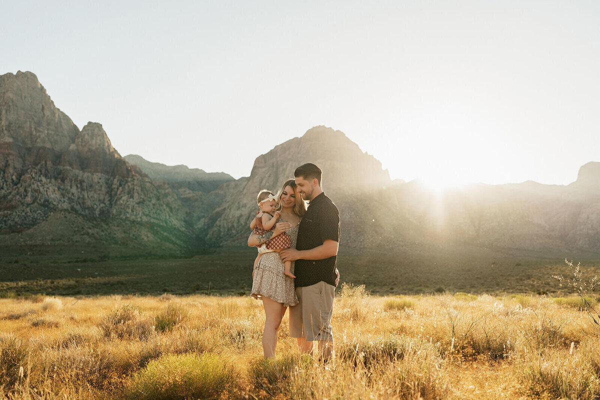 Family-session-in-the-field-Las-Vegas-photography-Rachel-Murray