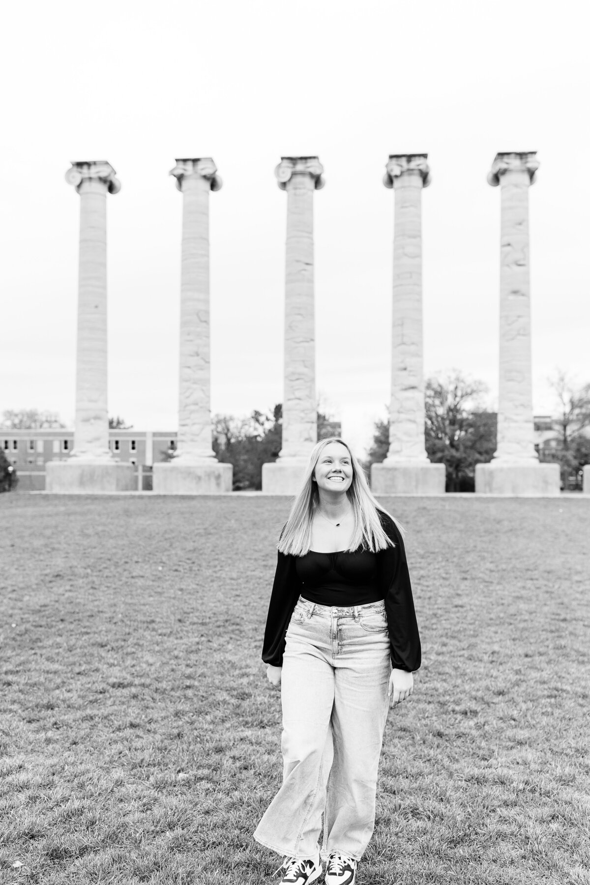 Reagan Cain H.S. Grad Session 2024. Bella Faith Photography 15