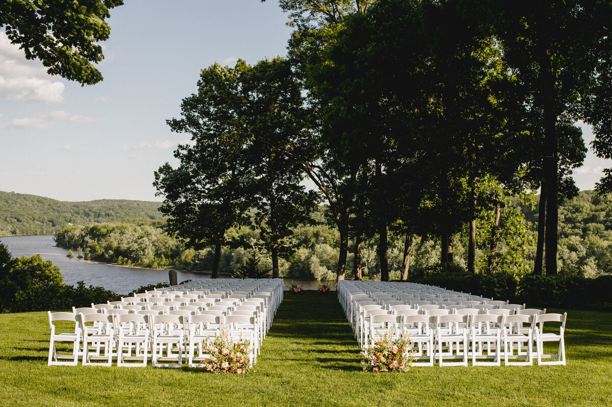 wedding-ceremeny-at-saint-clements-castle