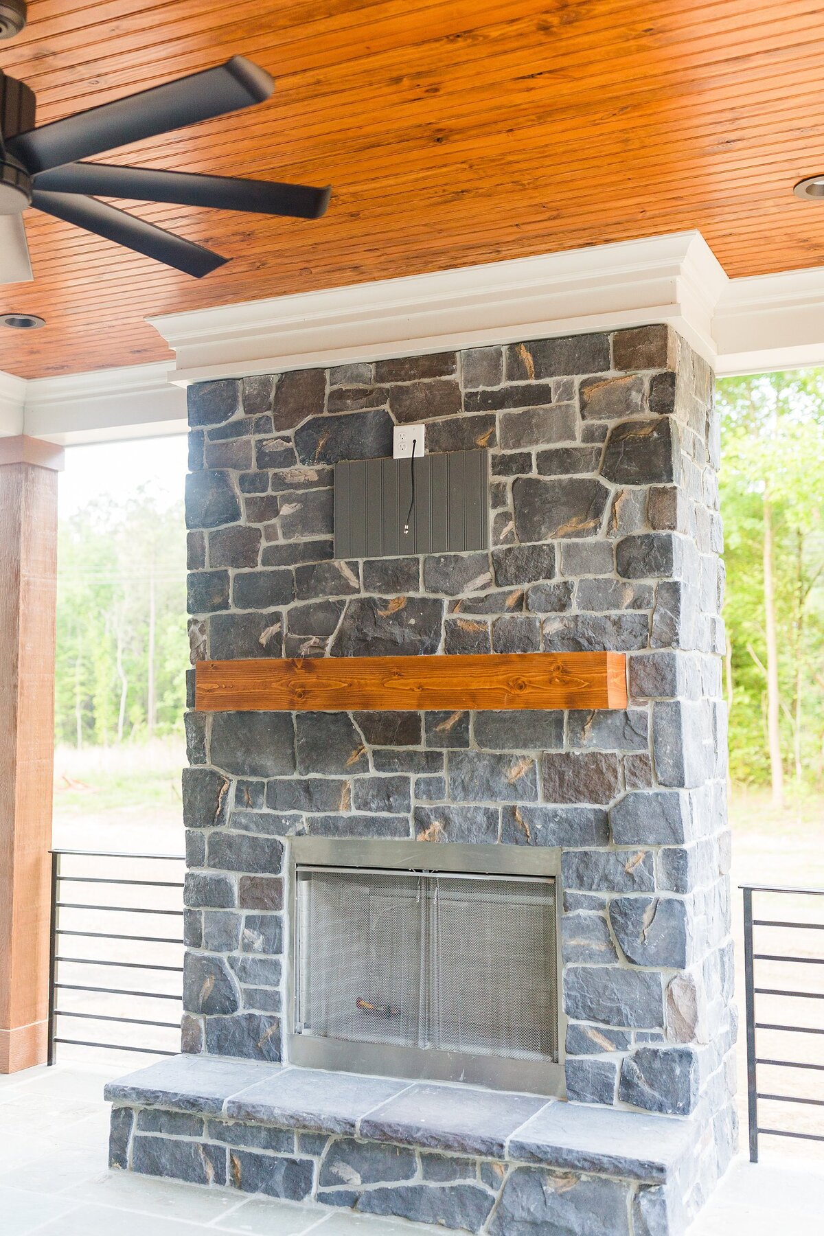 Doug Herring Builders - Taylor Home_0020