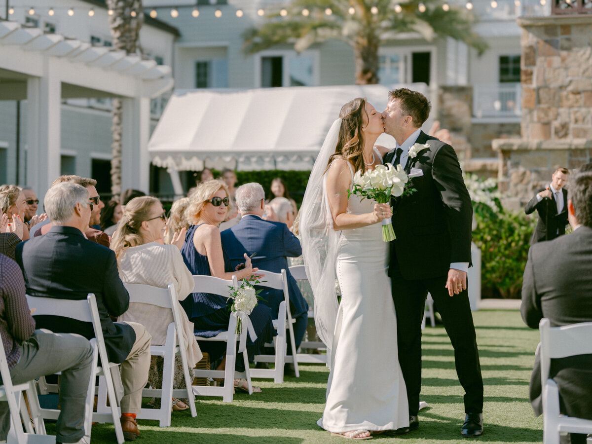A breathtaking Destination Wedding, where Ana and Colin exchanged vows against the backdrop at Newport Beach Orange County Coastal Resort captured with a timeless, editorial eye by Michael Asmussen, an internationally recognized destination wedding photographer specializing in luxury celebrations. Explore more of Michael’s work in Orange County, Palm Springs, Los Angeles, San Diego, Tokyo Japan, Las Vegas, Seoul and beyond.