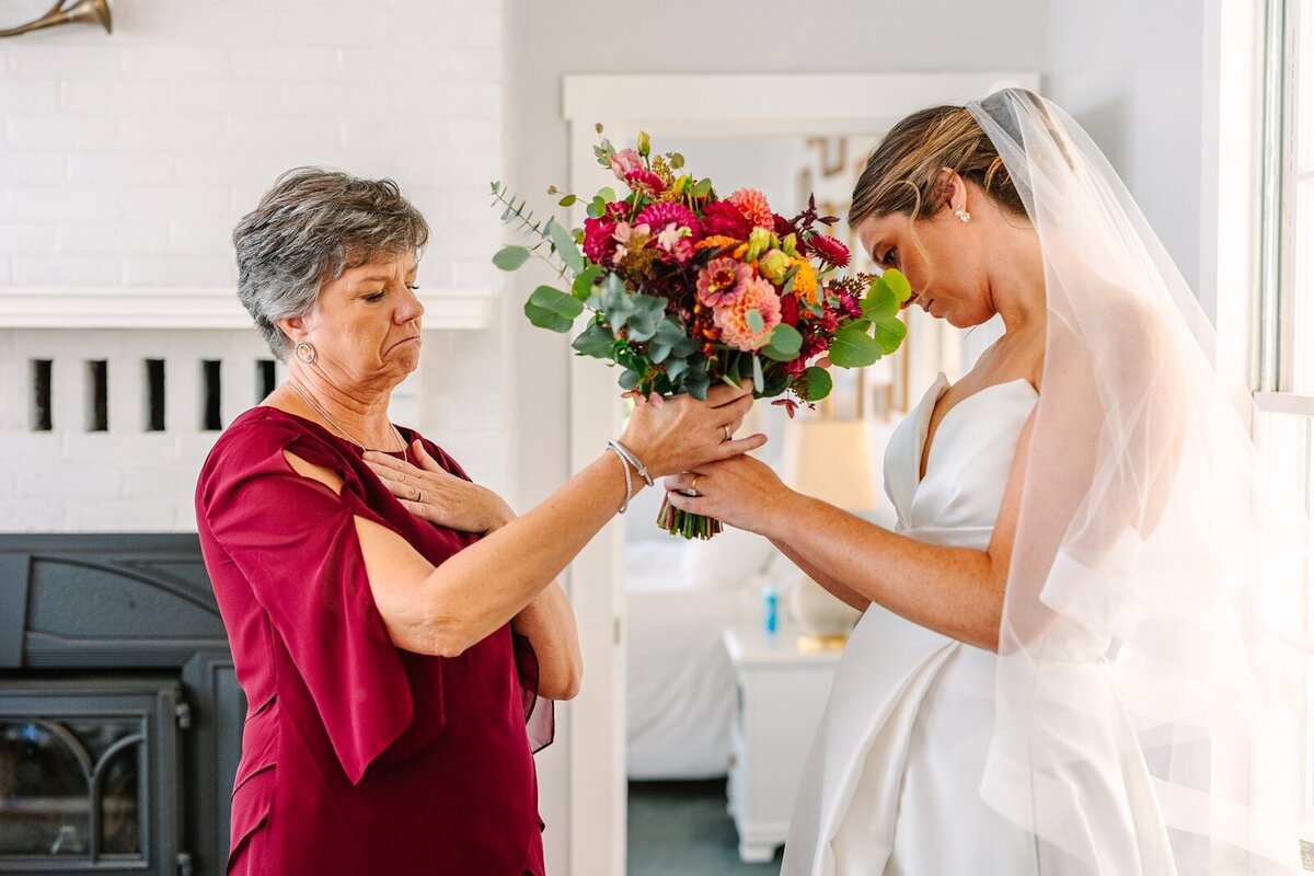 Live_Well_Farm_Colorful_Fall_Wedding_Harpswell_Maine_Photography_0016