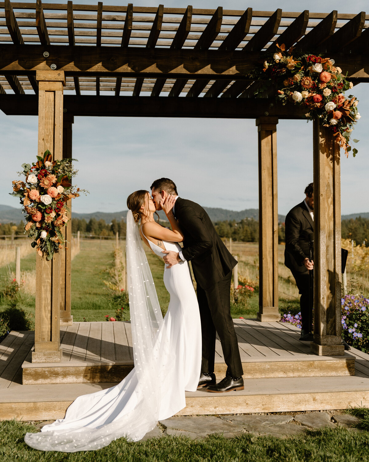 october_fall_trezzi_farm_winery_greenbluff_spokane_washington_wedding_06