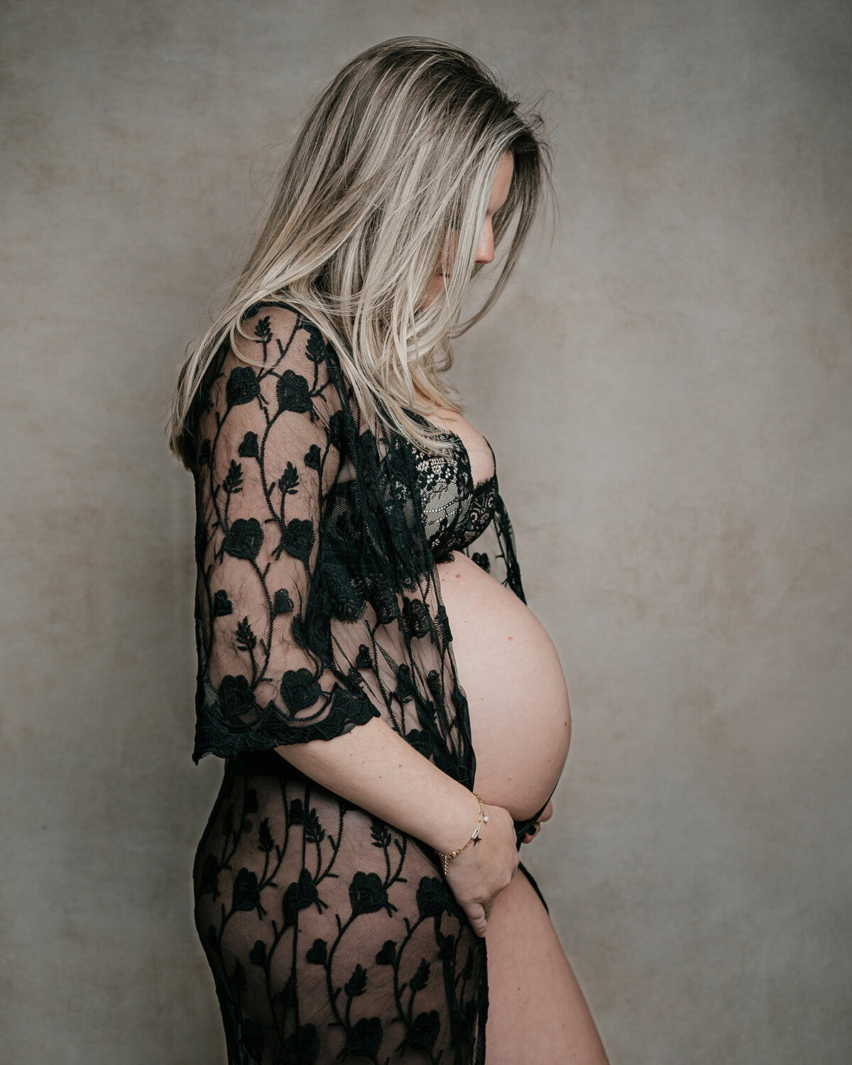 ongedwongen zwangerschapsshoot studio amsterdam noord-leukfotografie.jpg 8