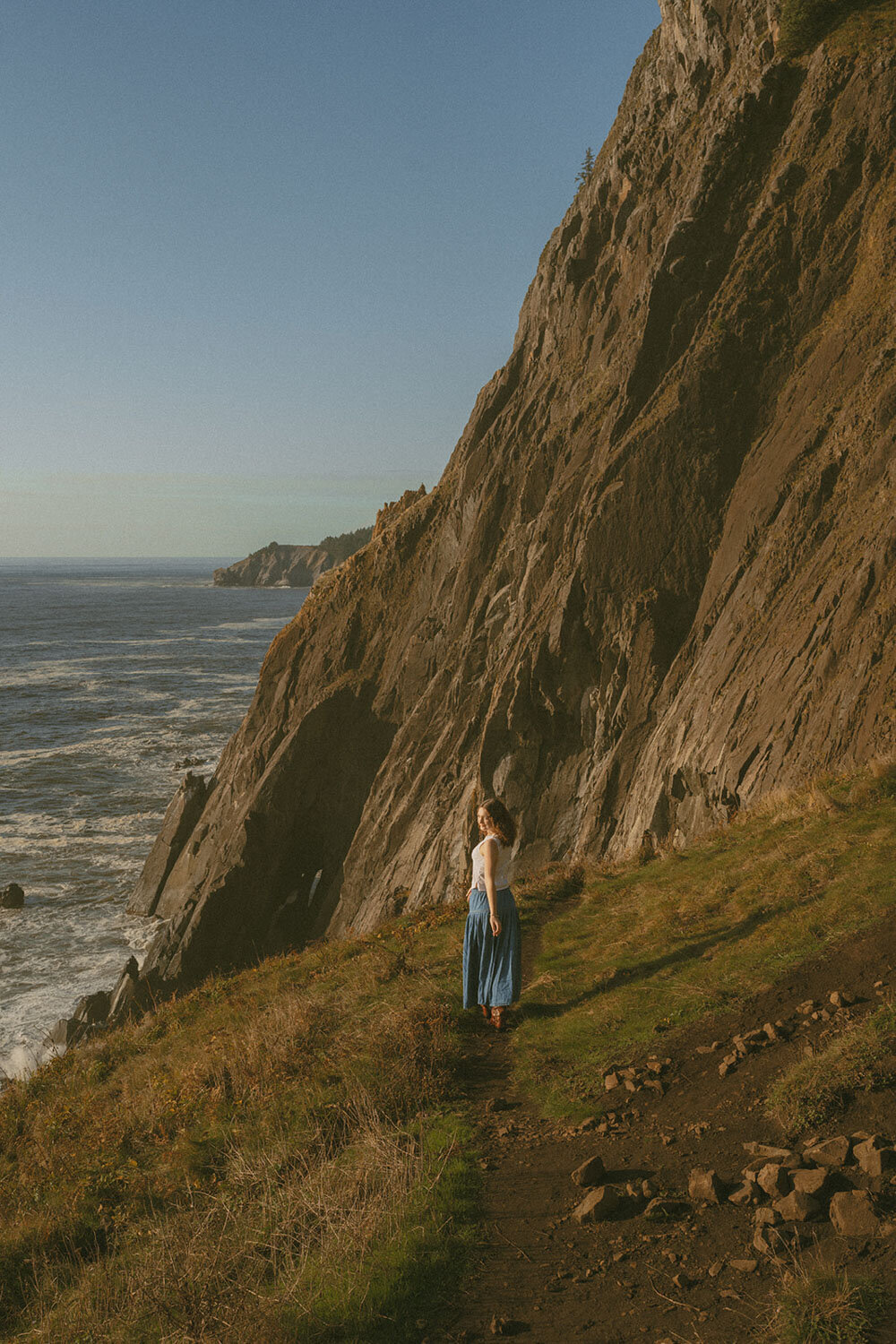 maggie-manzanita-senior-photos-in-cannon-beach-senior-photography-by-emily-noelle-photo-52