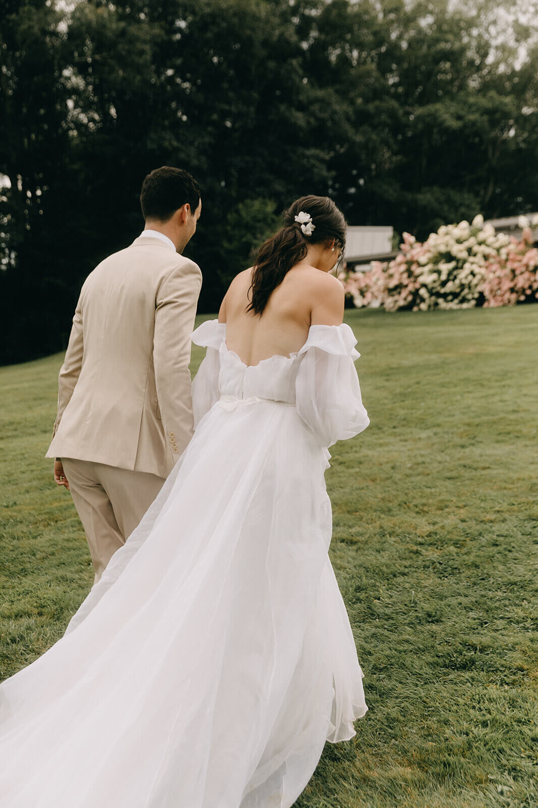 32.wedding-couple-backview-white-gown-beige-suit