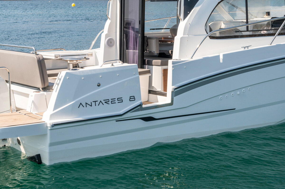 beneteau-antares-8-exterior-7