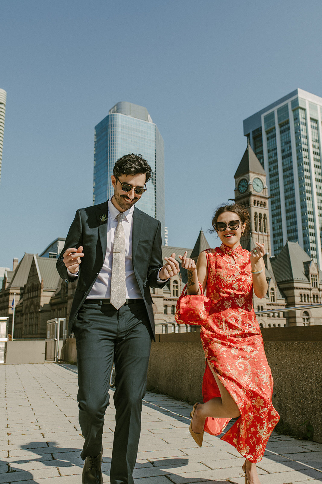 toronto-city-elopement-city-hall-ttc-subway-sugar-beach-fun-romantic-sumer-wedding-2754