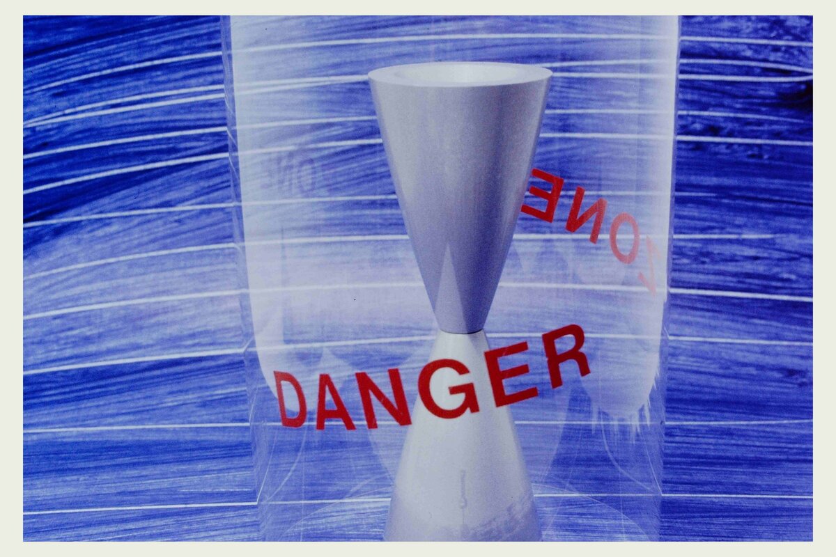 Danger Zone (badge design - photograph - 1989 - 37 x 38 cm_11zon