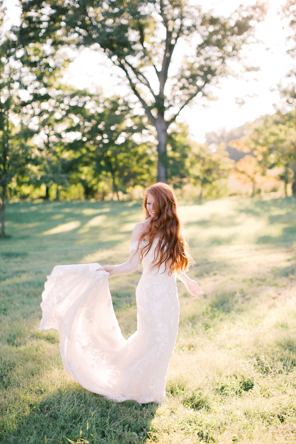 bride wearing lace mermaid bridal gown on philadelphia wedding day