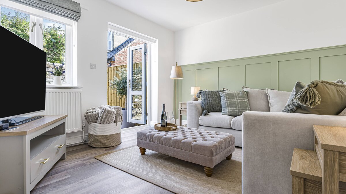 The Retreat: Luxury 2 Bedroom Cottage