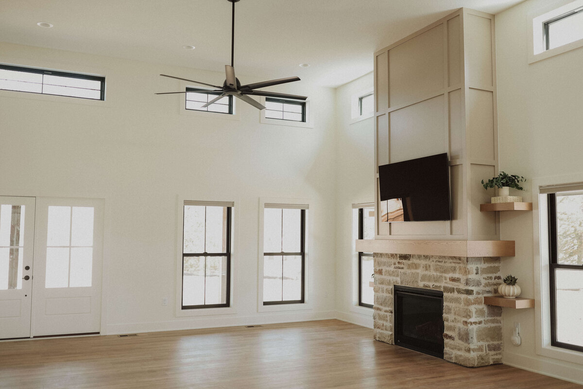 500-Livingroom-Waukee-Central-Iowa-Custom-Home-JRL-Builders-3F1A9876