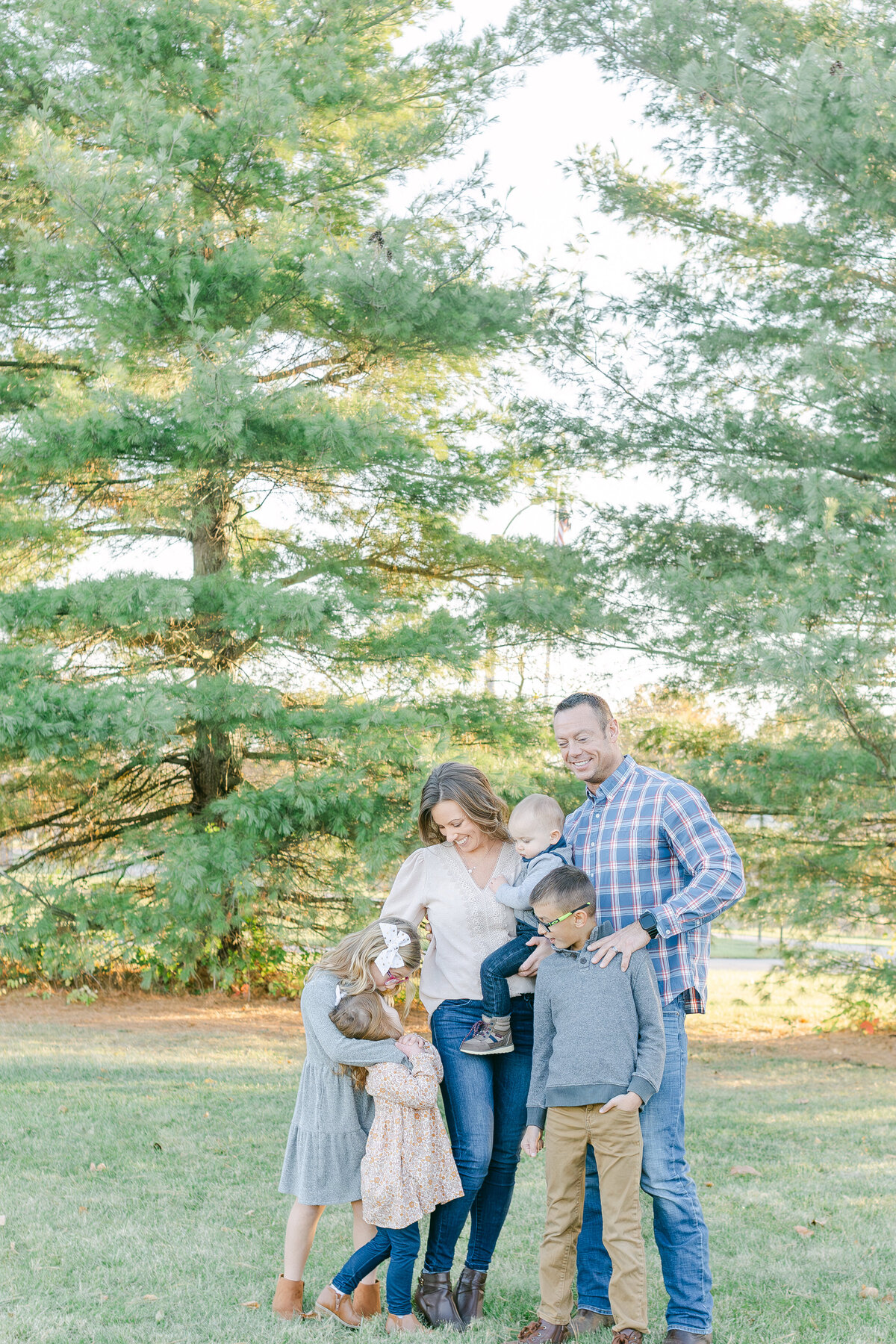 family lifestyle session in troy ohio park