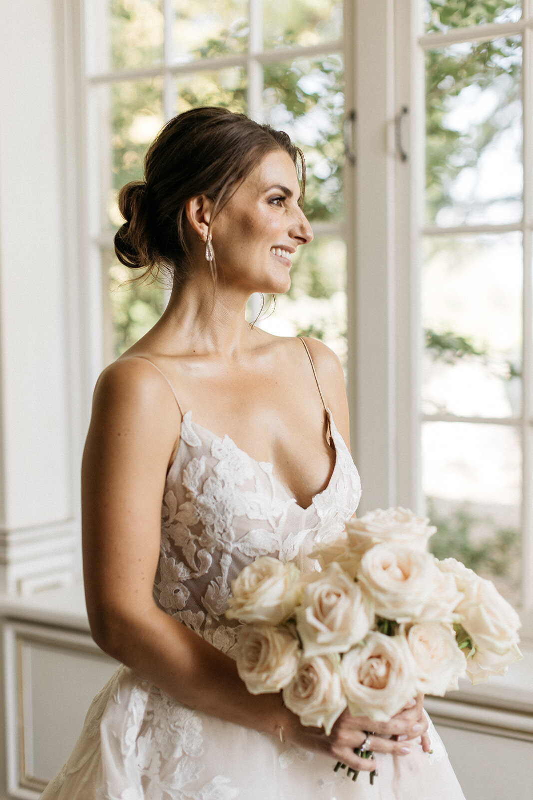 Lily Maxx wedding at chateau Robernier in a Monique Lhuillier gown - Veronique Lorre florist9