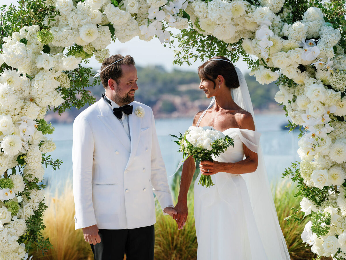 Black-Tie-Wedding-at-Four-Seasons-and-Vouliagmeni-Lake-047