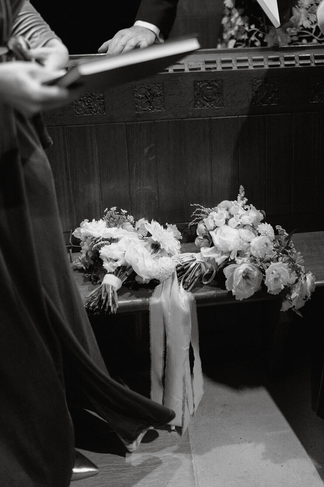 Issy-and-Bella-Floral-Design-Wedding-Florist-Herefordshire-Sant-Ffraed-House8