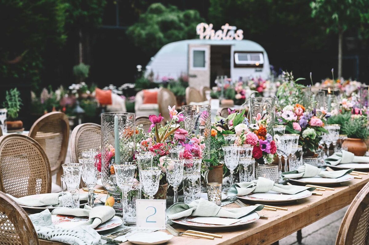 jaclyn-fisher-events-planning-colorful-summer-garden-wedding-in-nyc-120