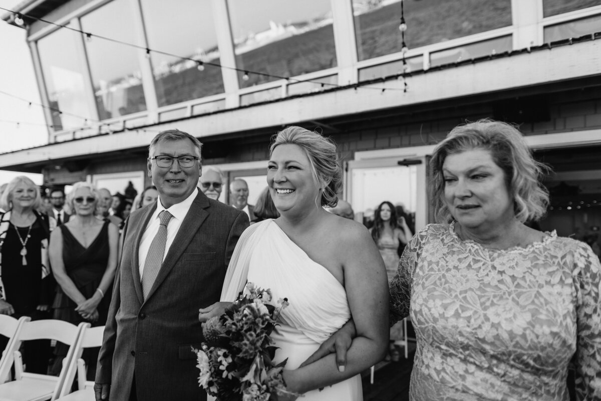 morgan-ryan-saltys-alki-wedding-641bw