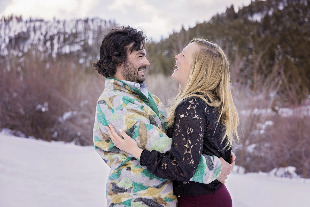 Shanna-Mae-Photography-Montana-Photographer-Engagement-Couples-Snow-Ski-Mountains-Sunset--Dogs-Ennis-Bozeman-Bridger-Bowl-010
