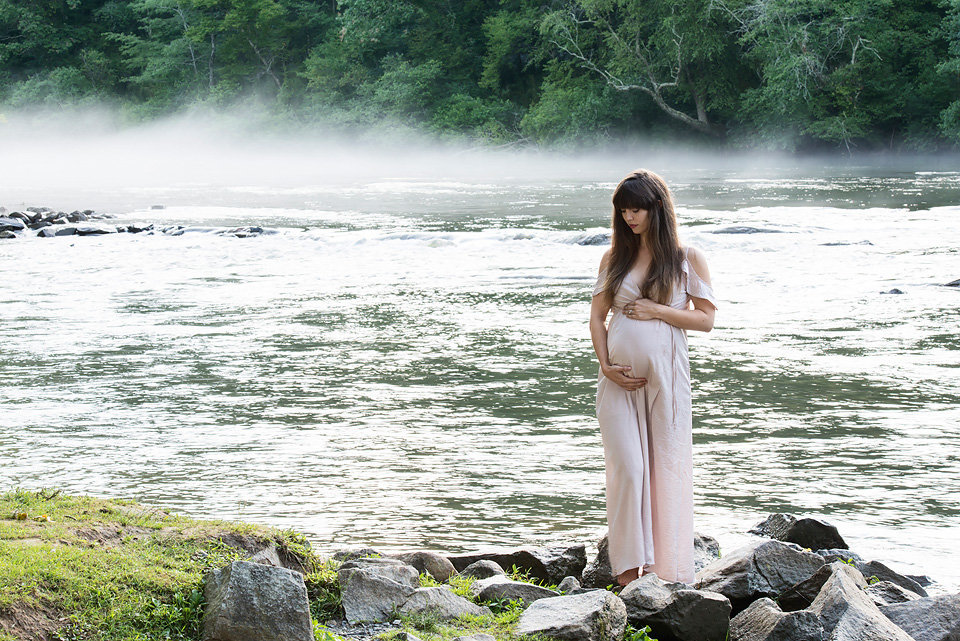 maternity_photo_river