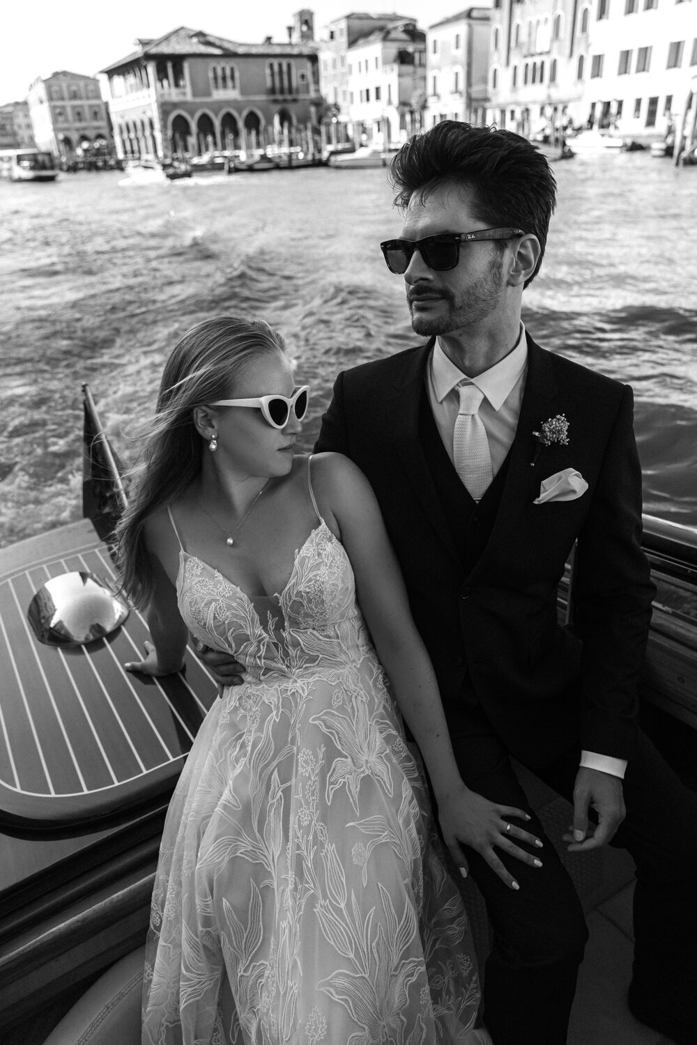 venice-elopement-photographer-editorial-film-35mm-wedding-fashion_0153