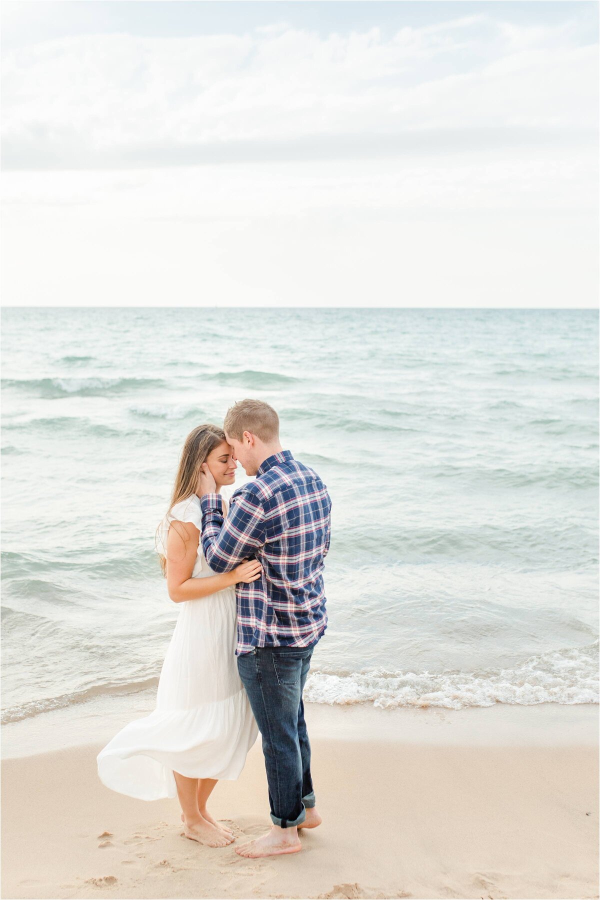 holland-lake-michigan-engagement-photos_0002