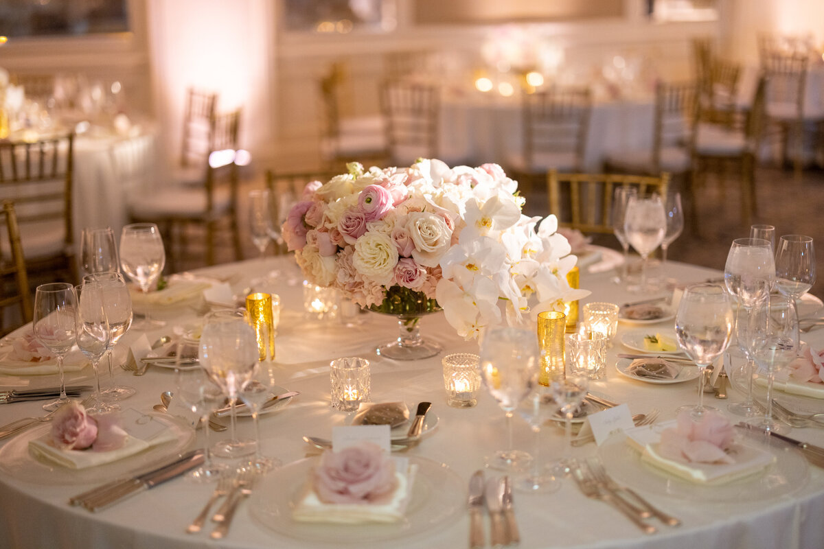 white and pink centerpiece