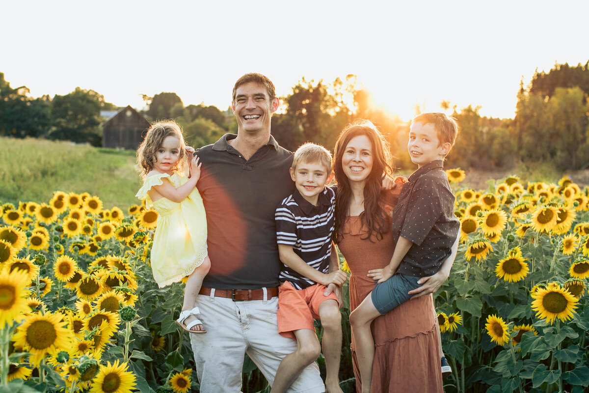 sunflower-farm-hillsboro-family-photos-3