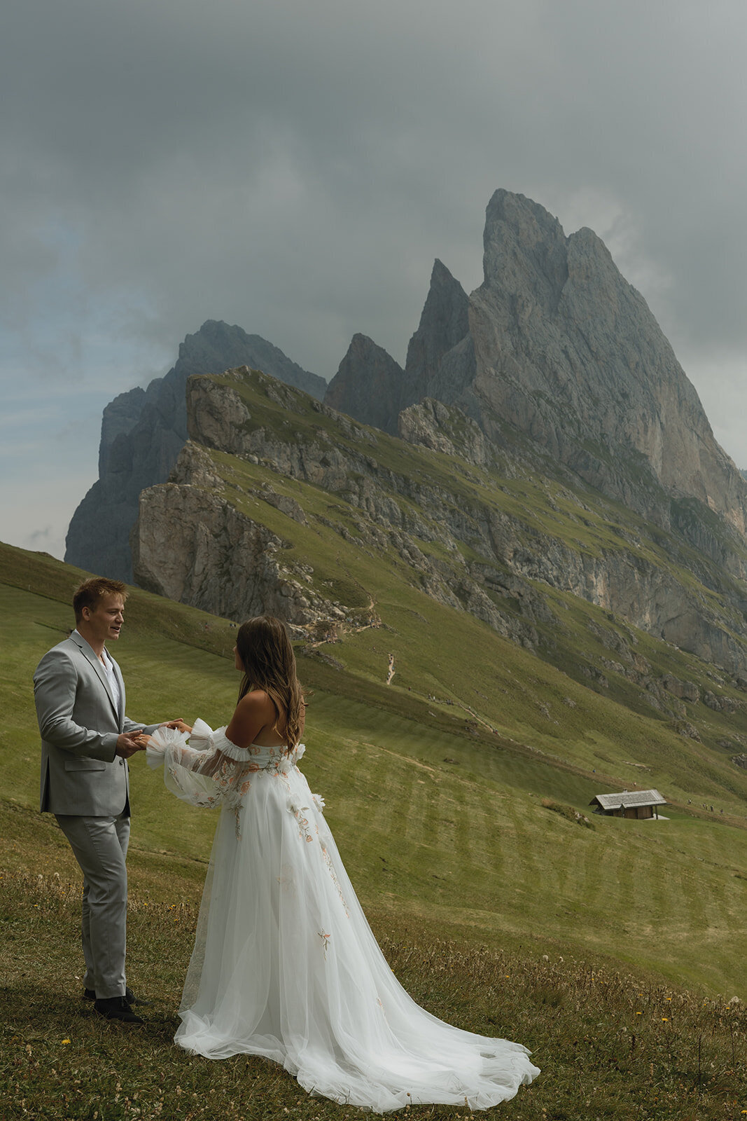destination-wedding-elopement-photographer-italy-dolomites-seceda-documentary-tanya-davids-photo-film-15