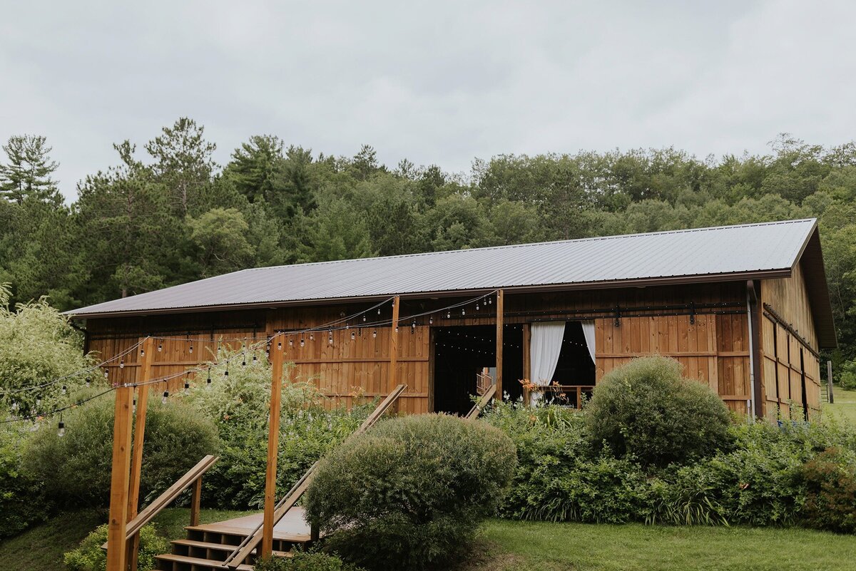 burlap-and-bells-wisconsin-wedding-venue-18
