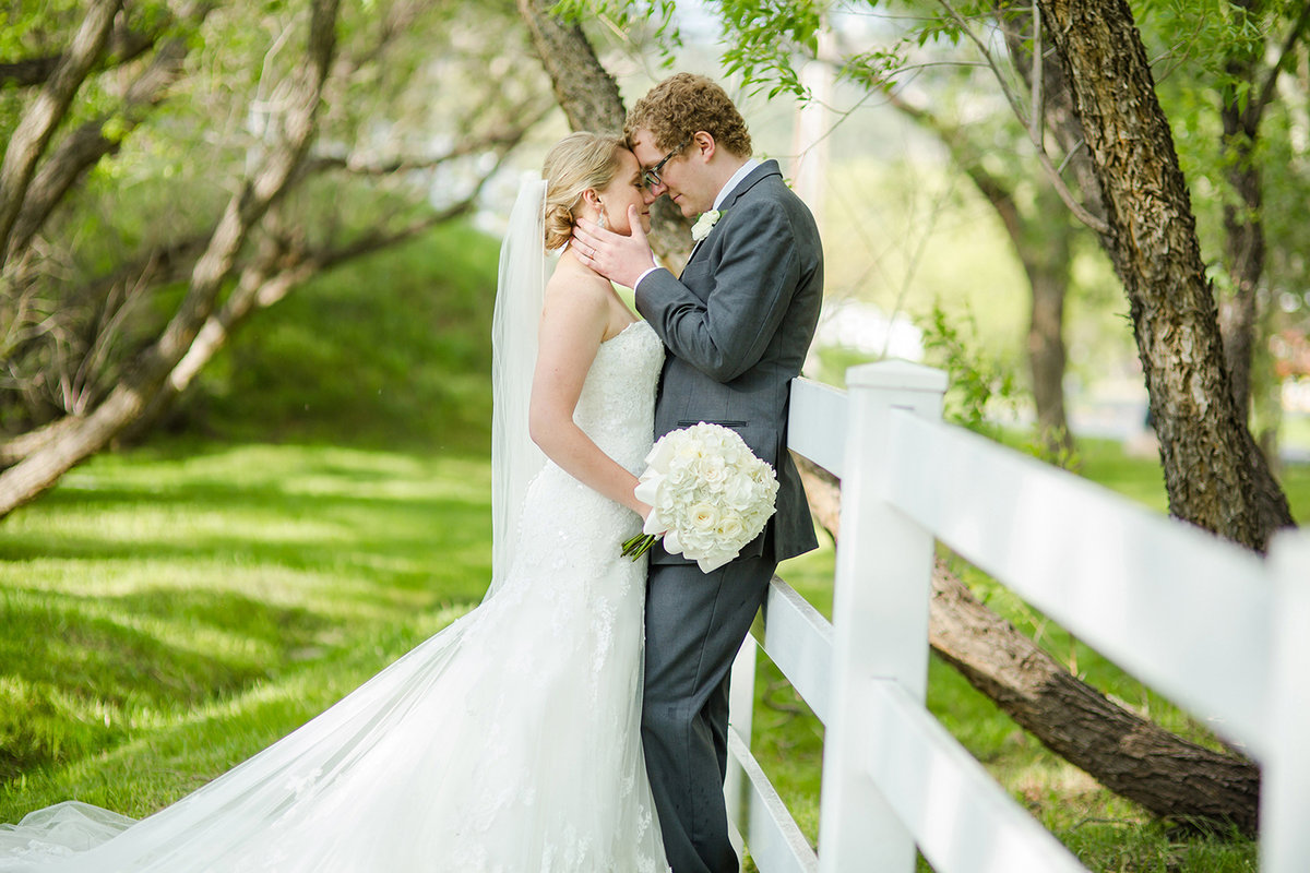 wedding couple at crooked willow