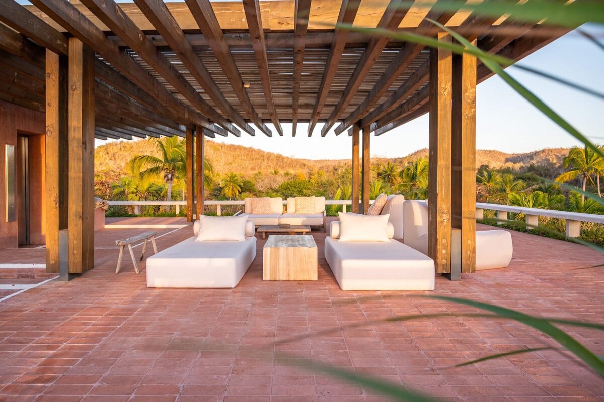 02-3-Careyes-Mexico-Properties-El-Careyes-Club-and-Residences-126-Penthouse-Terrace-Lounge-8004