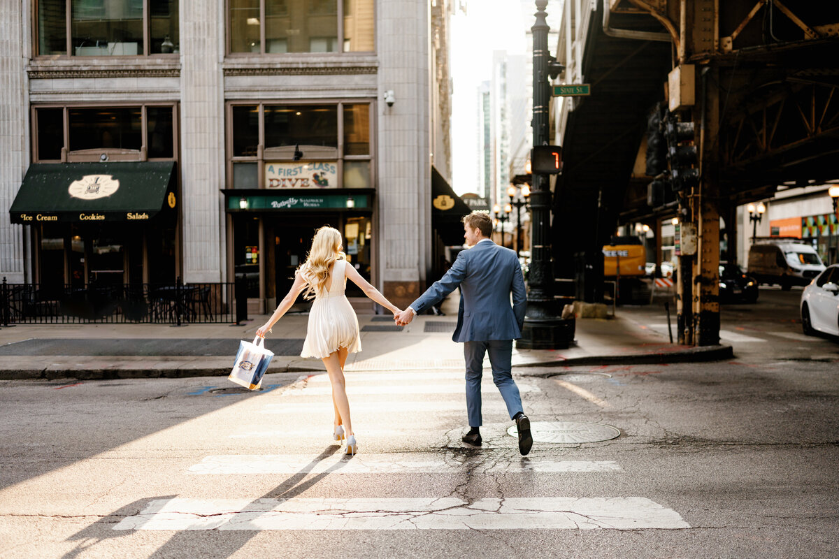 Aspen-Avenue-Chicago-Wedding-Photographer-Lyric-Opera-House-Elegant-Timeless-Classic-Luxury-Downtown-True-to-Color-Bold-Romantic-Chicago-Theater-Lurie-Garden-FAV-45