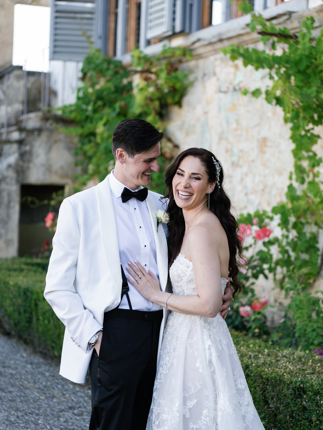 039-Couple-Emotional-First-Look-at-Villa-Corsini