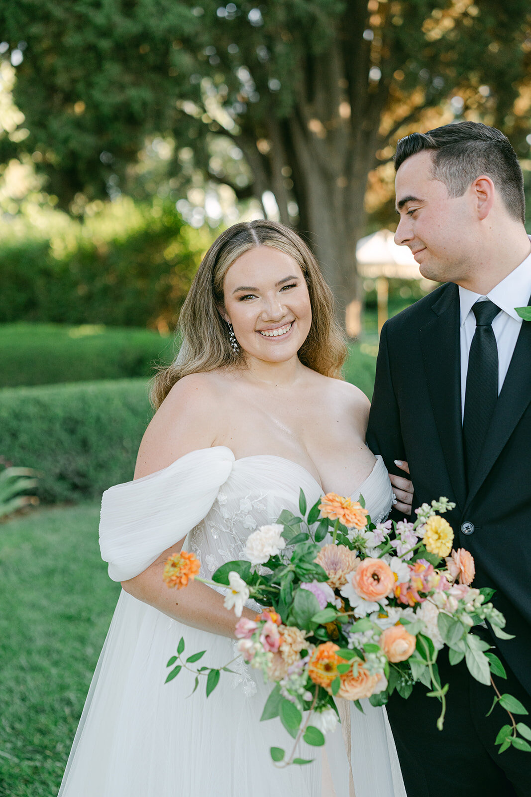 garden style bridal bouquet peach pastels