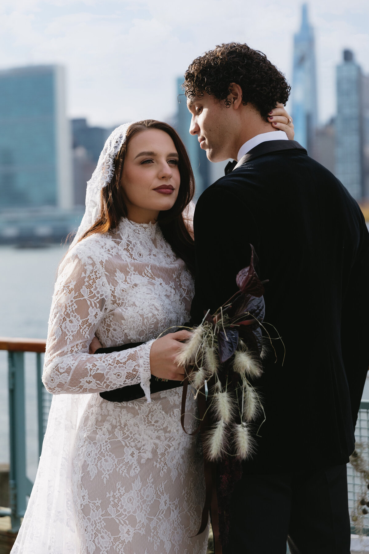 meredith-michel-editorial-wedding-bride-and-groom-city-portrait